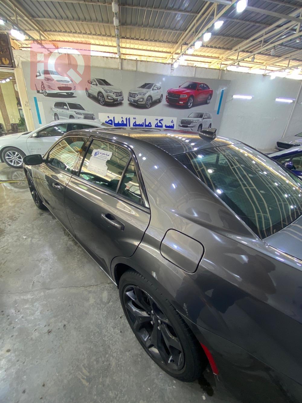 کرایسلەر 300